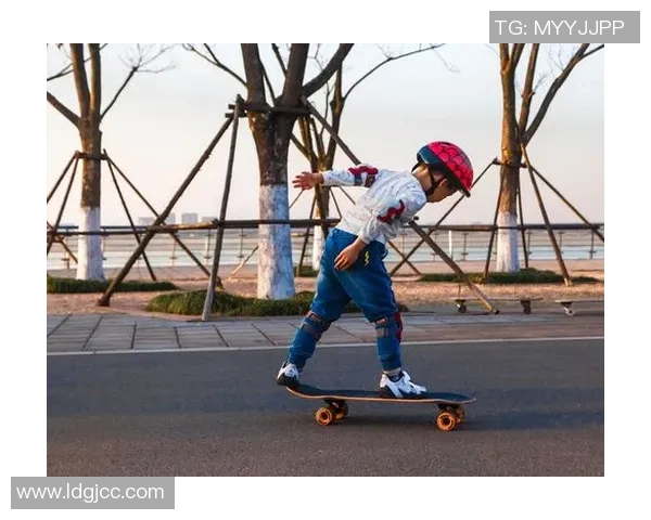 武汉滑板队的盯防战术解析与实战应用探讨