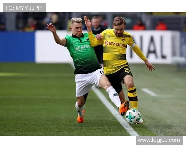 帕德博恩与汉堡激战正酣谁能在德乙赛场上笑到最后